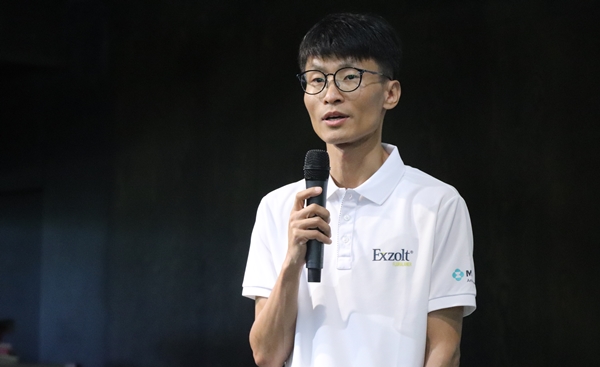 닭진드기 문제와 엑졸트 해법을 소개한 김영인 수의사