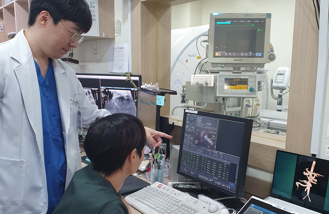 3D 모델로 혈관조영 CT 연습했더니..촬영 시간은 줄이고, 자신감은 높이고