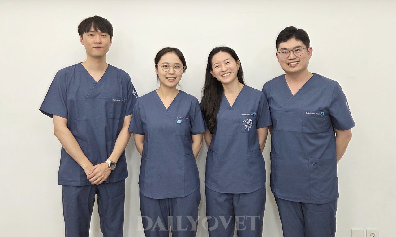 [인터뷰] 뇌에 미친 외과수의사 4명을 만나다